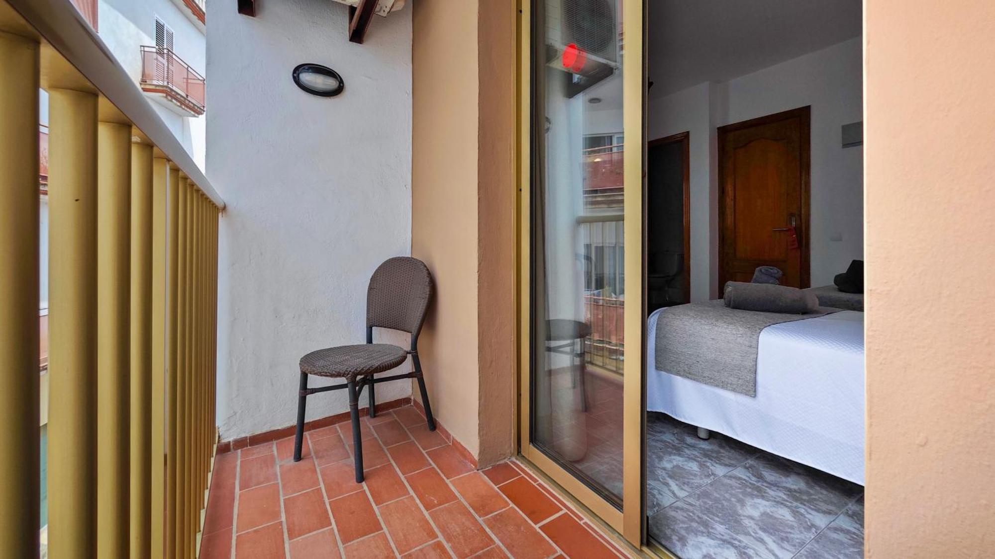 Hostal Dinamarca San Antonio  Exterior photo